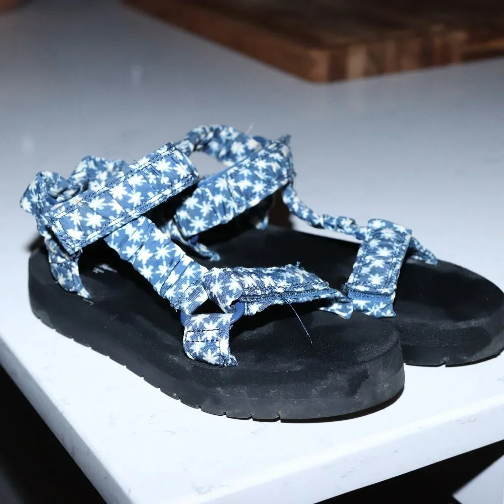 Sandals - Picture 4 of 4